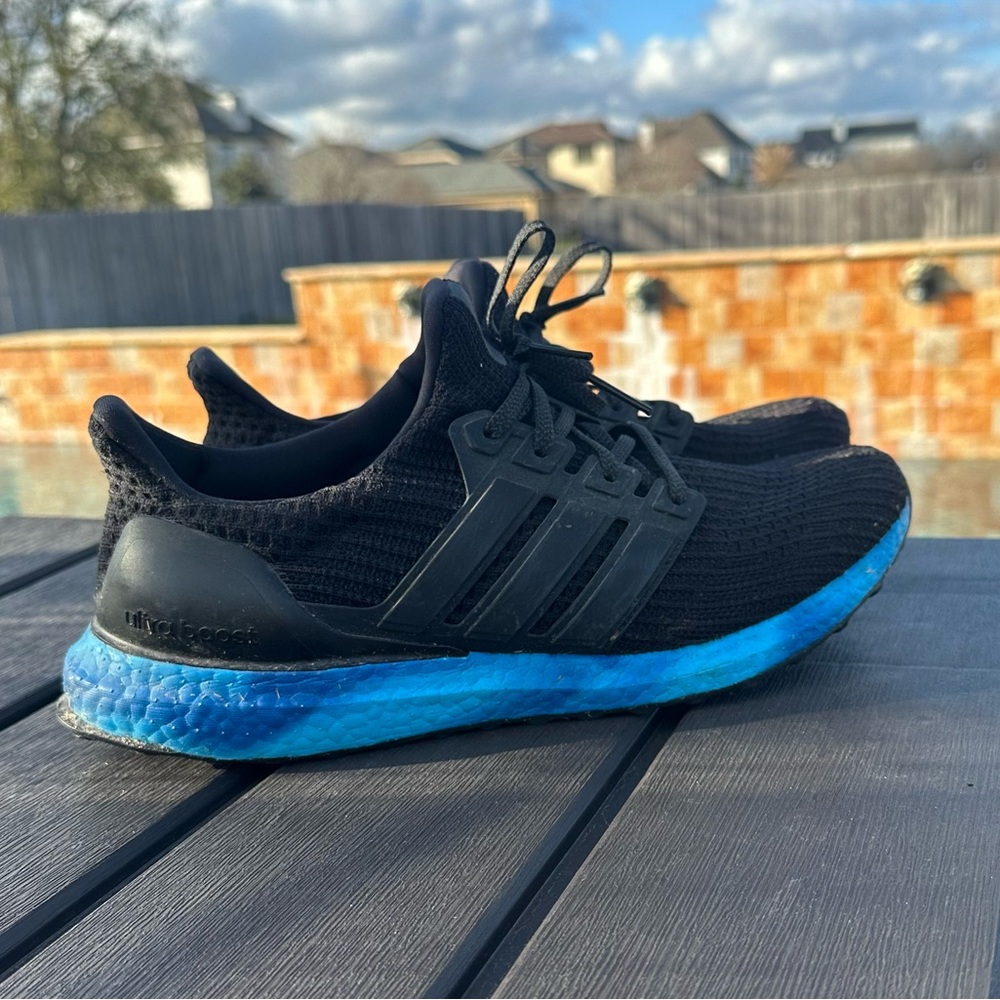 Ultraboost - black and Blue • size 10